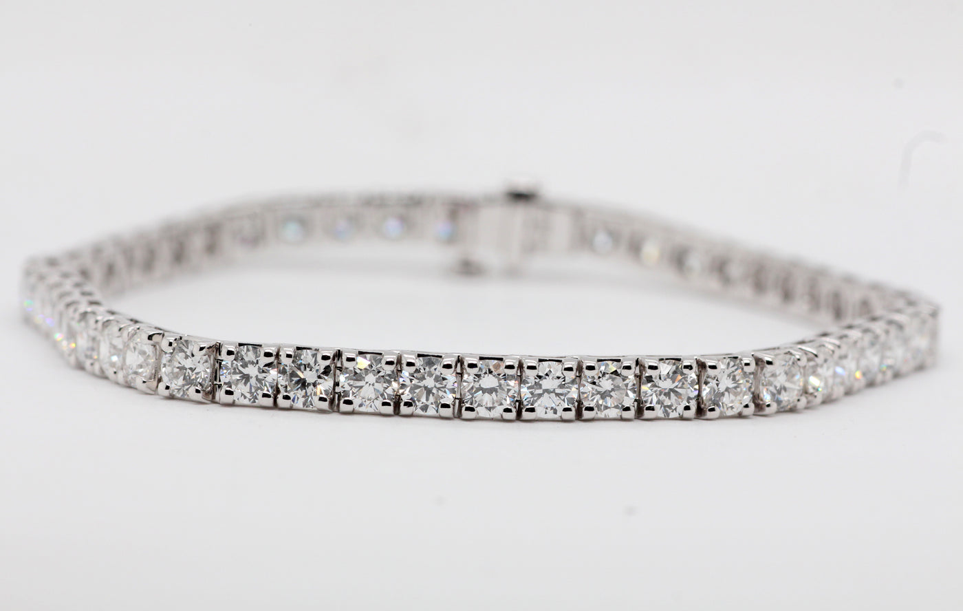 14KW 8.00 Cttw Lab Grown Diamond Bracelet F in Color and VS1 in Clarit image