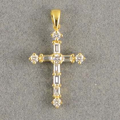 18KY Diamond Cross Pendant