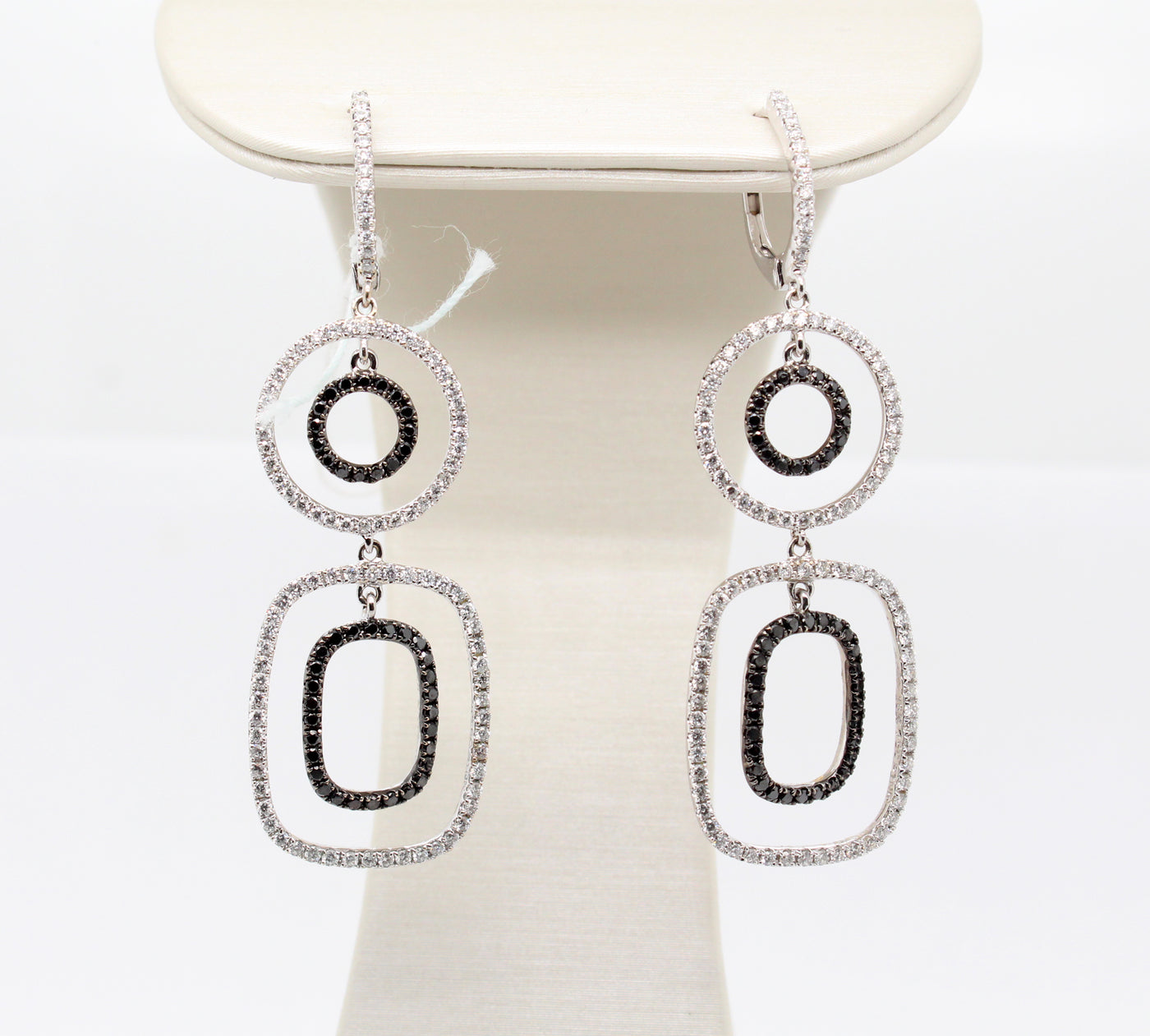 18KW Black and White Diamond Earrings