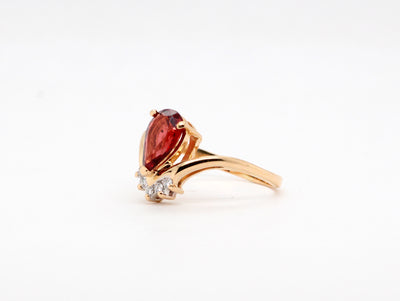 Estate 14KY 1.25 Ct Garnet and Diamond Ring, With .05 Cttw Diamonds H