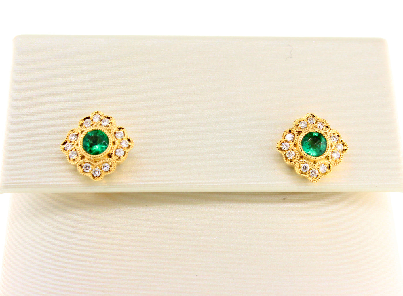 18KY Emerald and Diamond Earring Studs