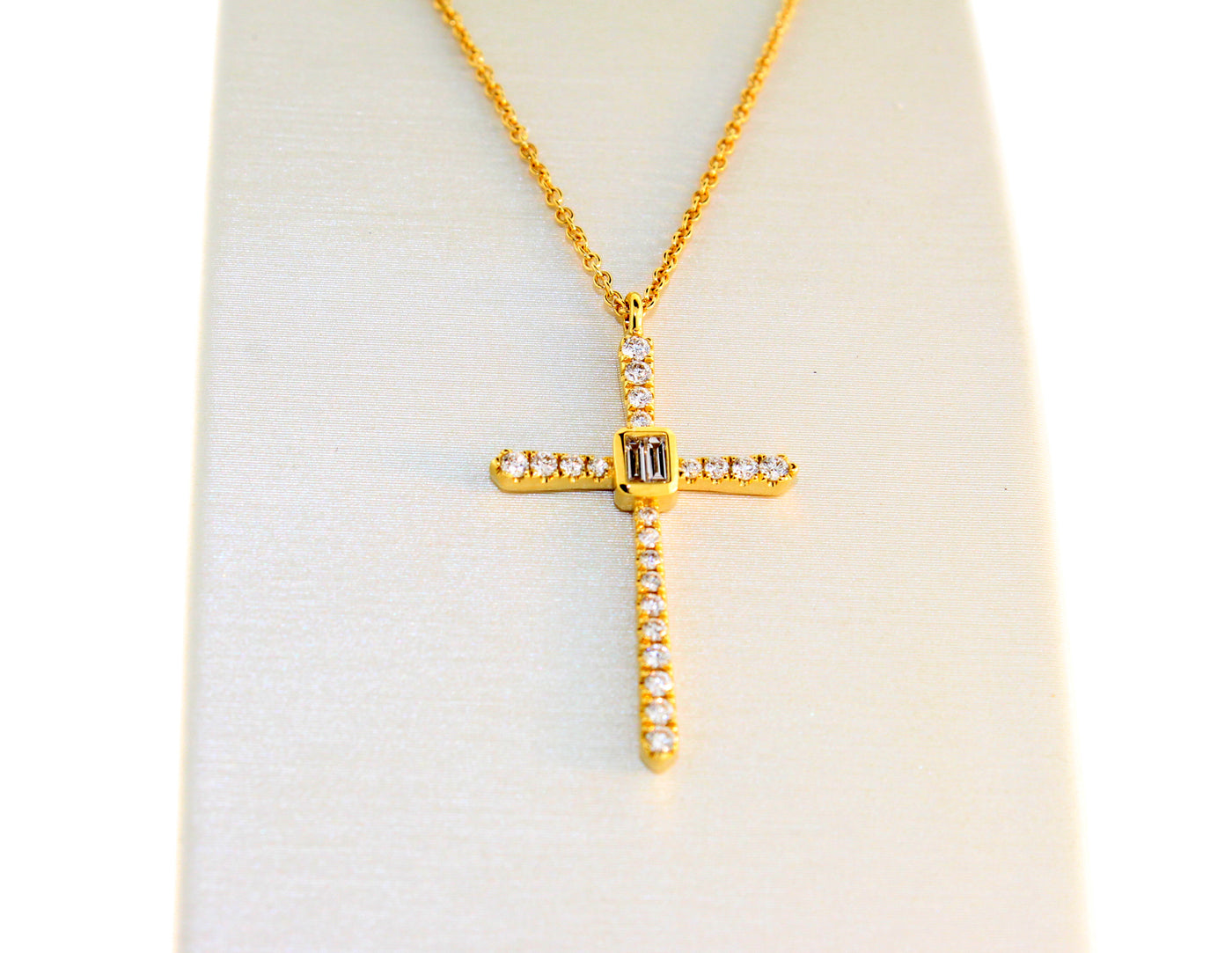 18KW Diamond Cross Necklace