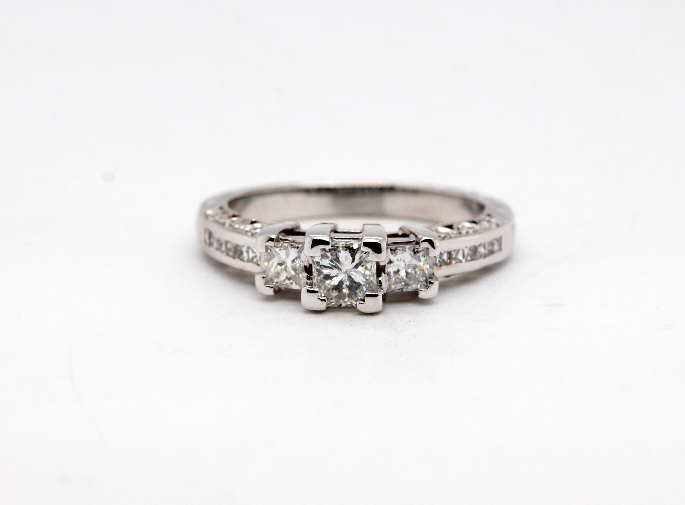 Estate 18KW 1.04 Cttw Diamond 3 Stone Style Ring