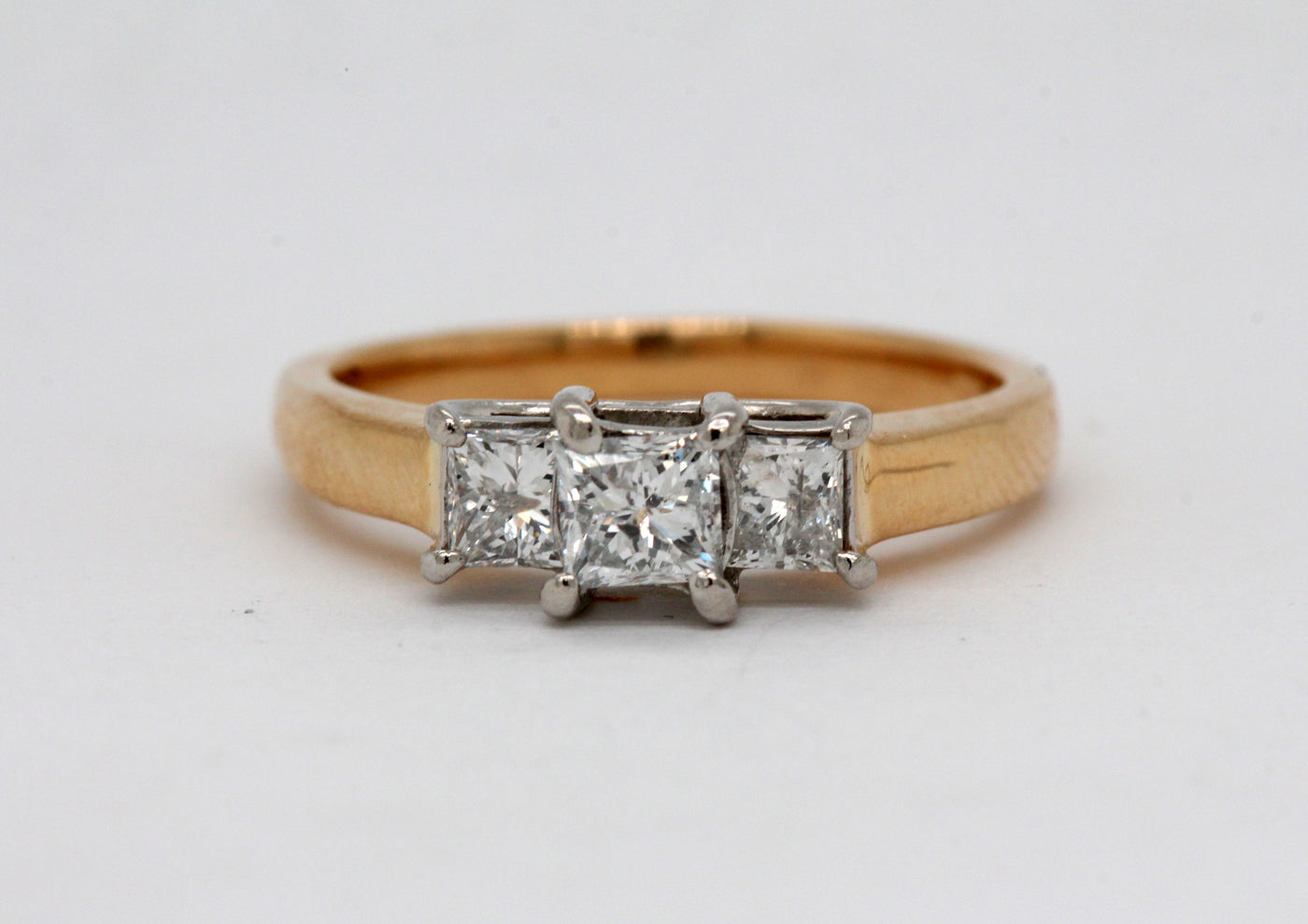 14KY/ Platinum .75 Cttw Diamond 3 Stone Ring