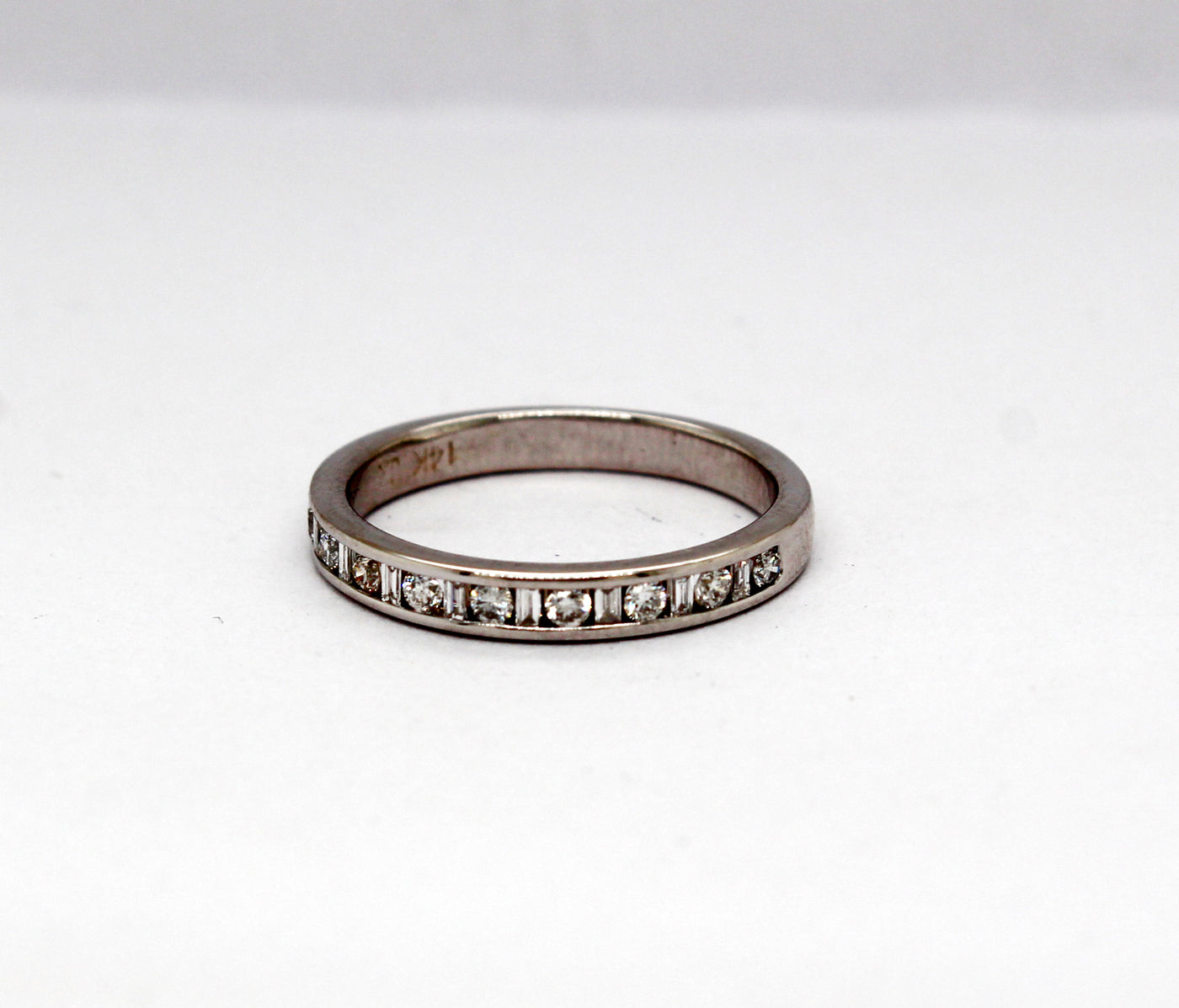 Estate 14KW .30 Cttw Diamond Wedding Ring G in Color and SI1 in Clarit