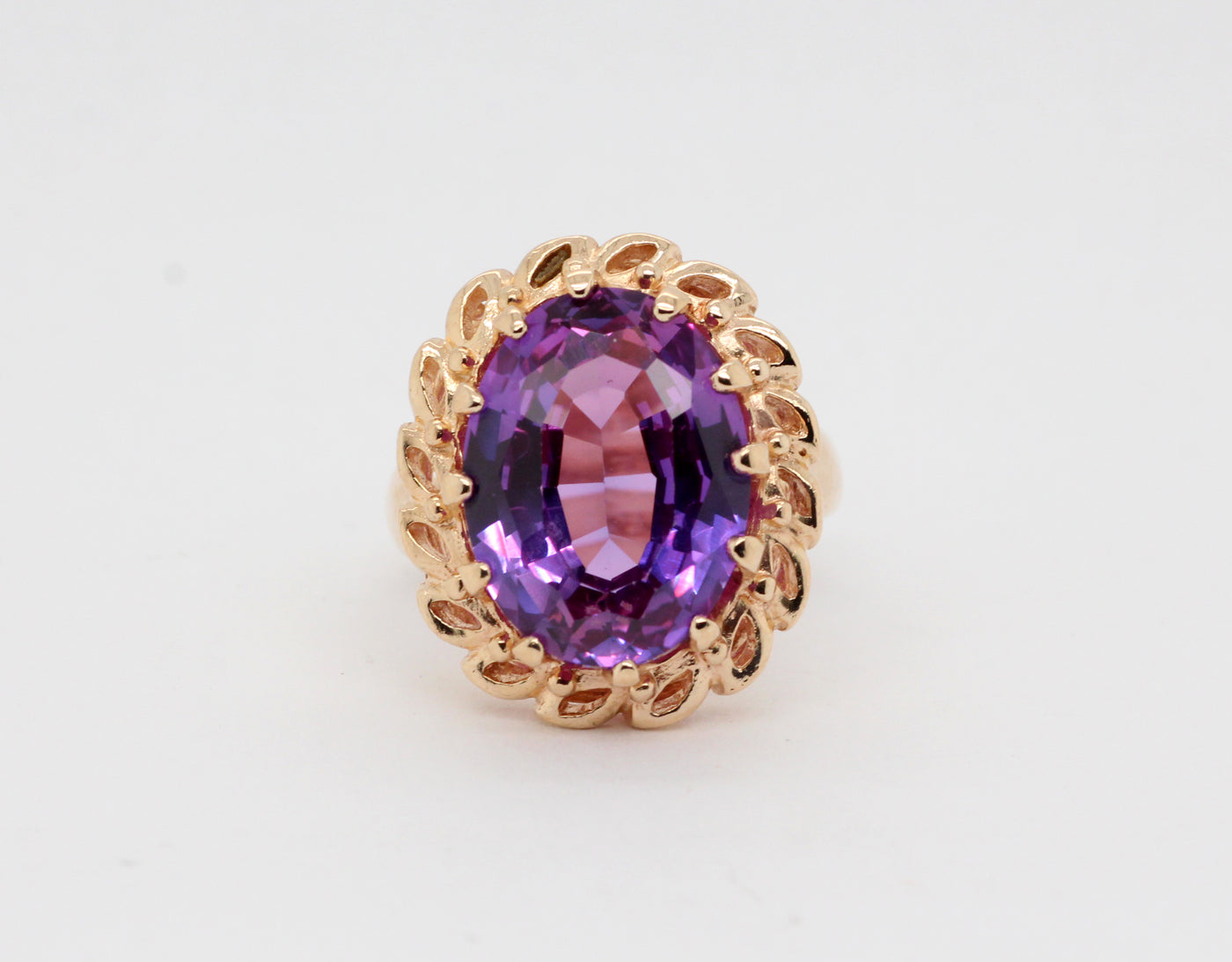 Estate 14KR 16.00 Ct Synthetic Purple Sapphire ring