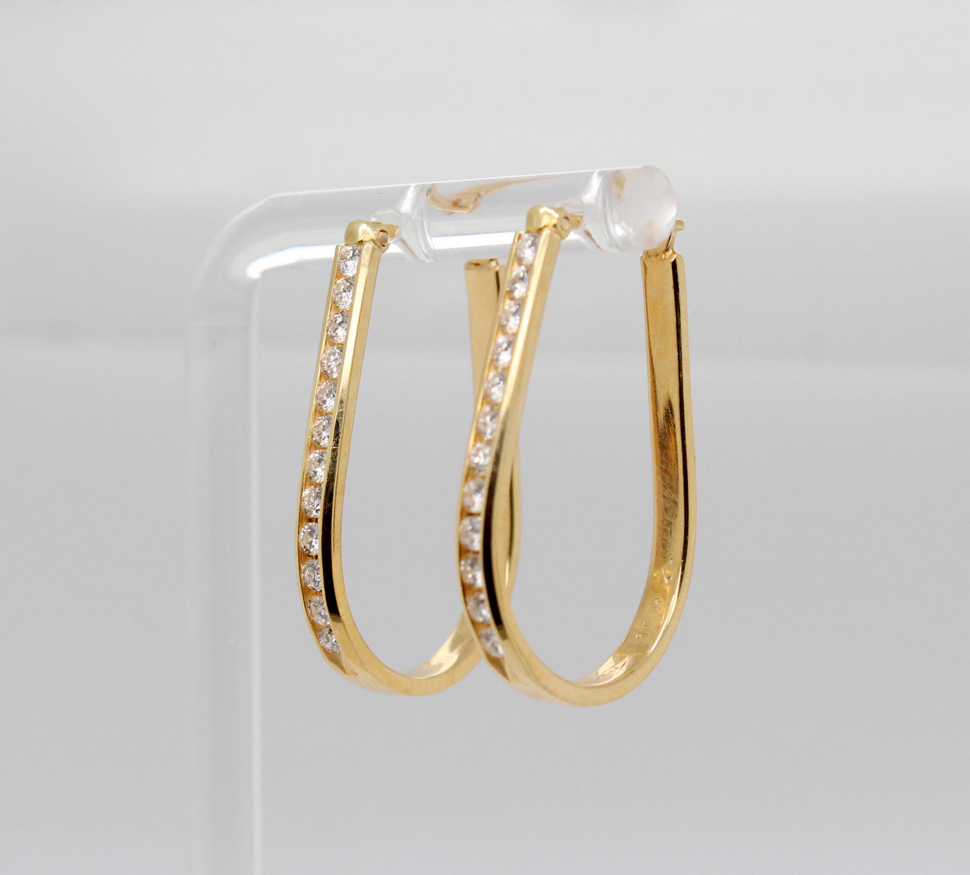 Estate 18KY .75 Cttw Diamond Hoop Earrings