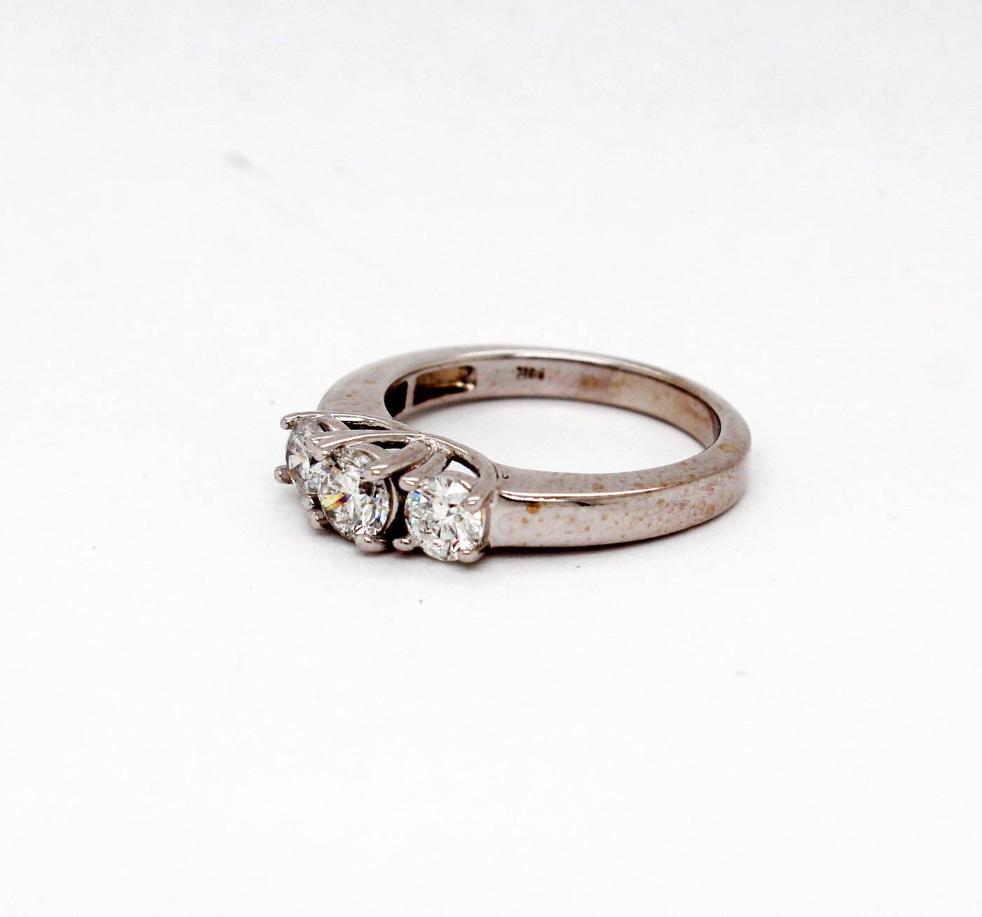 Estate 14KW 1.00 Cttw Diamond 3 Stone Ring F to G in Color and I1 in C