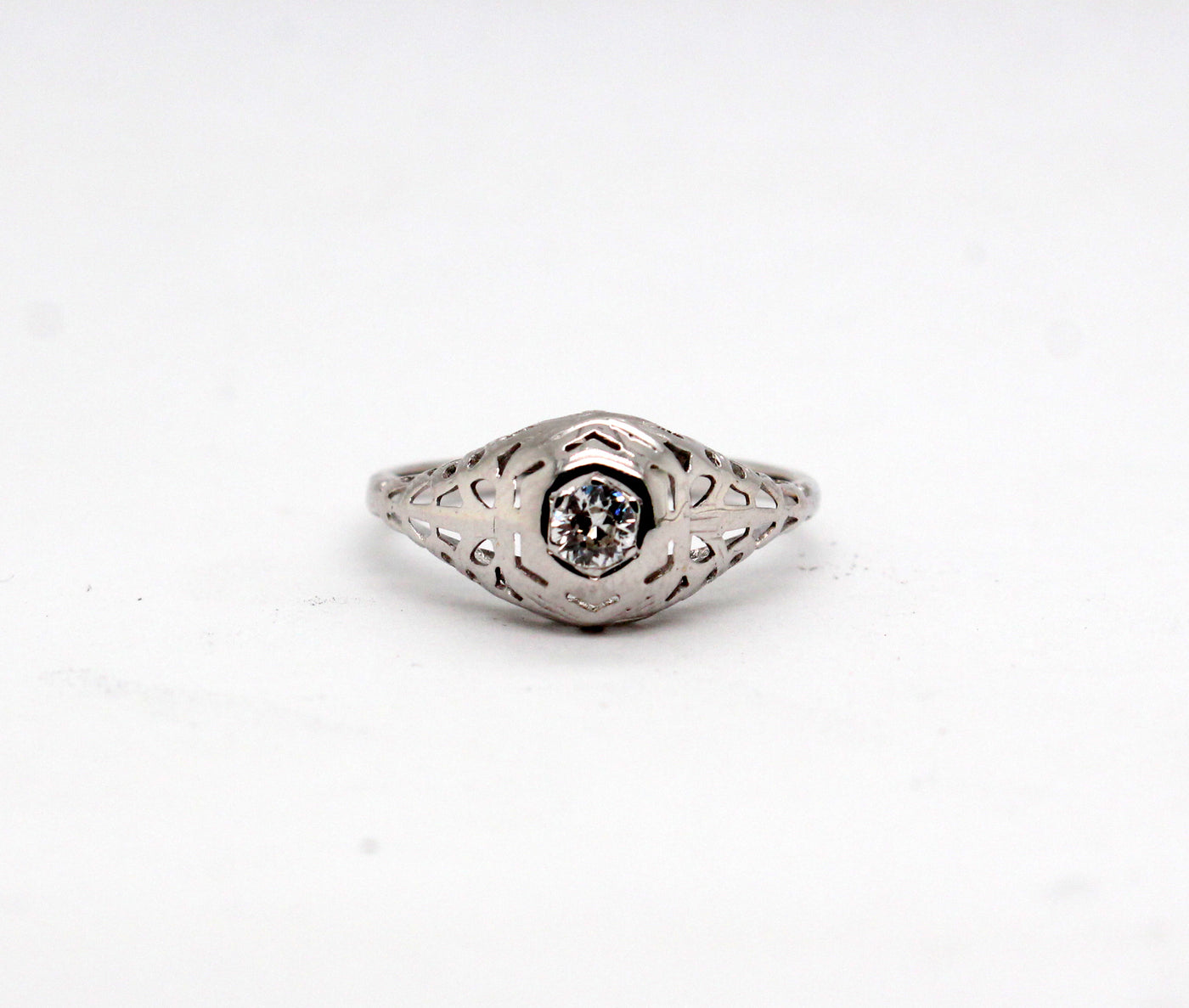 Estate 14KW .20 Ct Round Diamond Ring