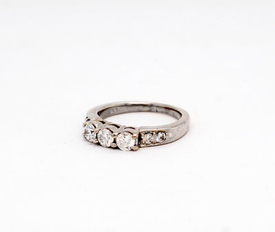 Estate 14KW .50 Ctw Diamond Ring H in Color and SI2 in Clarity
