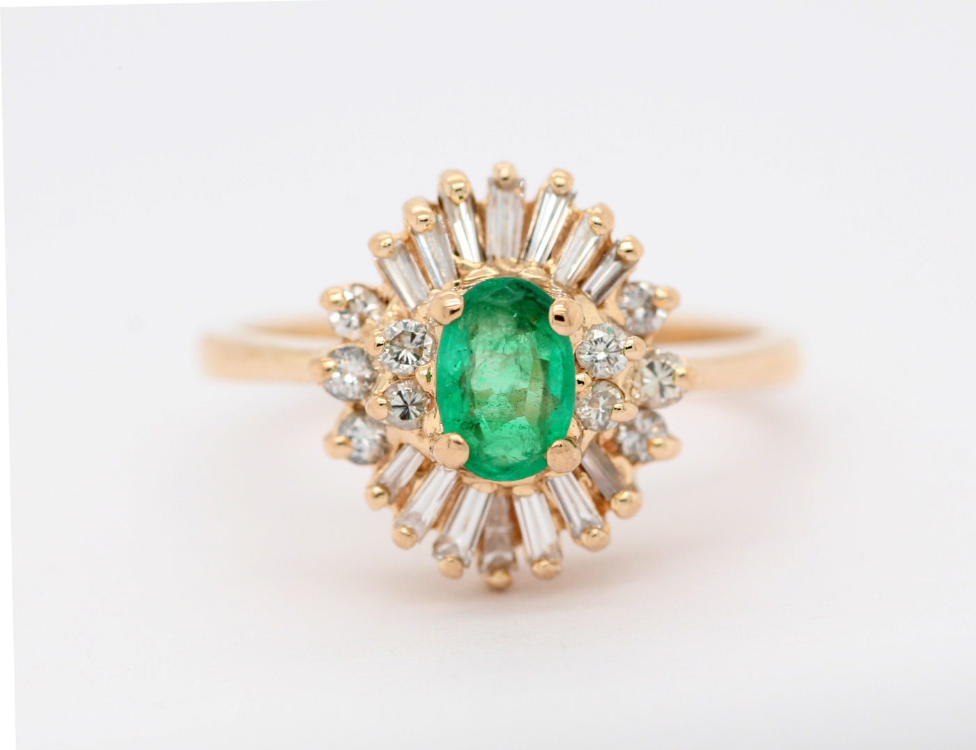 ESTATE 14KY .60 CT EMERALD AND DIAMOND RING, .39 CTTW