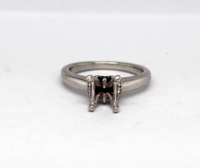 Estate 14KW .10 Cttw Sapphire and .10 Cttw Diamond Semi Mount Ring