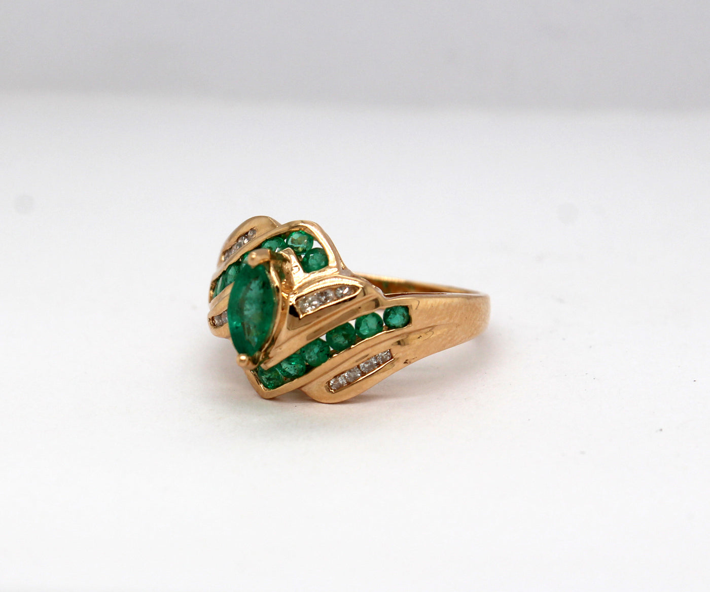 Estate 14KY .45 Cttw Emerald and .10 Cttw Diamond Ring J in Color and