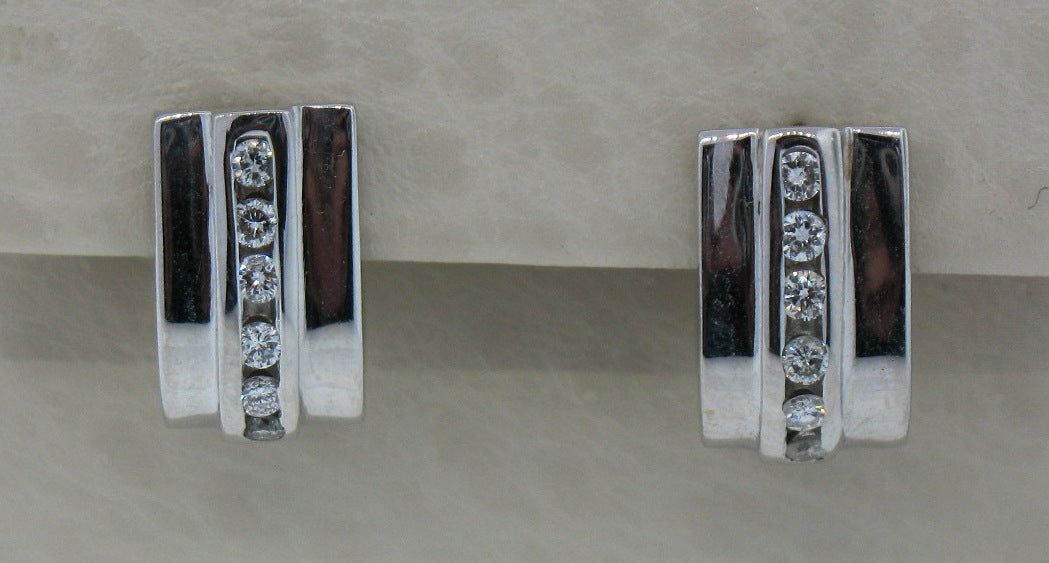 14KW 1/2TW DIA HUGGIE EARRINGS