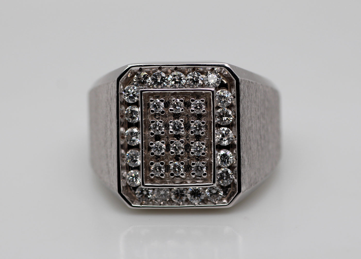 14KW .75 CTTW DIAMOND GENTS RING H-SI1