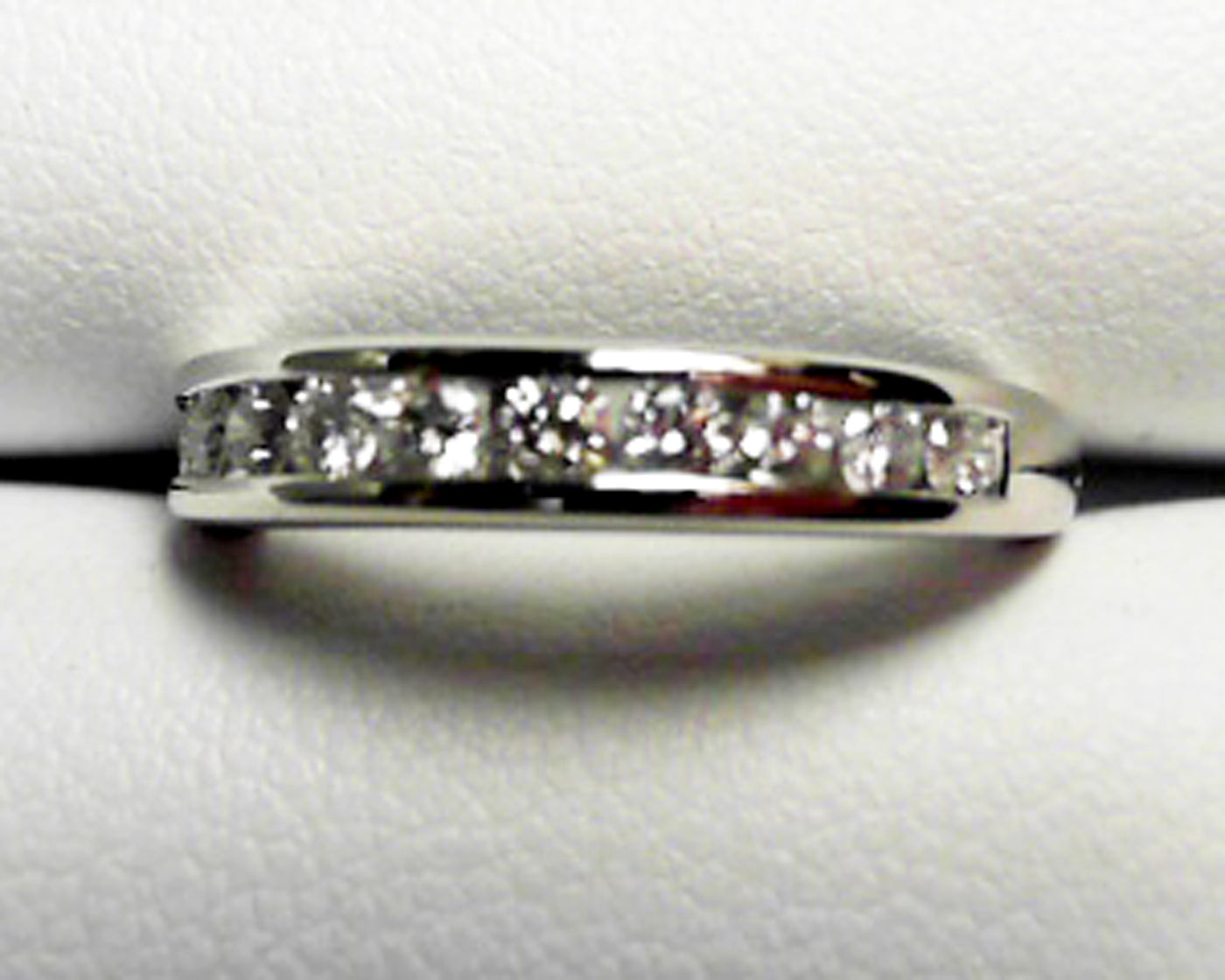14KW 1/2CTTW DIAMOND ANNIV RING