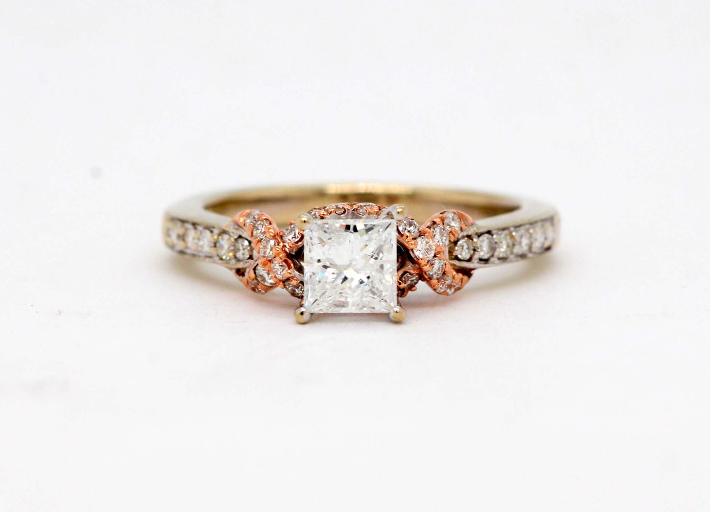 14KTT .76 Cttw Diamond Engagement Ring