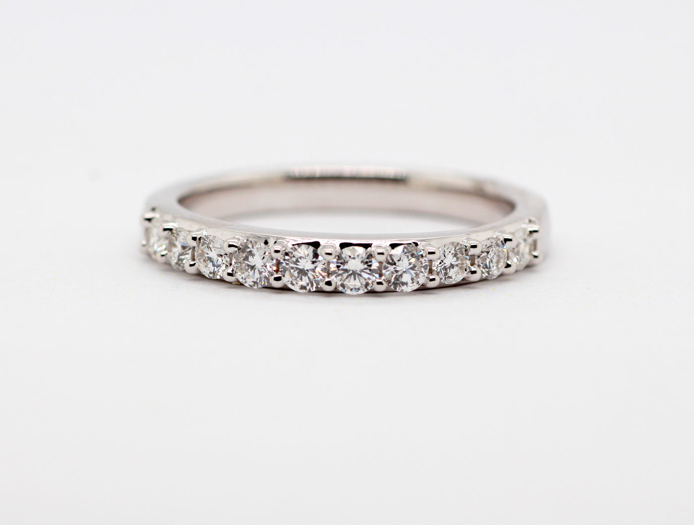 14KW .50CTTW DIAMOND WEDDING BAND image