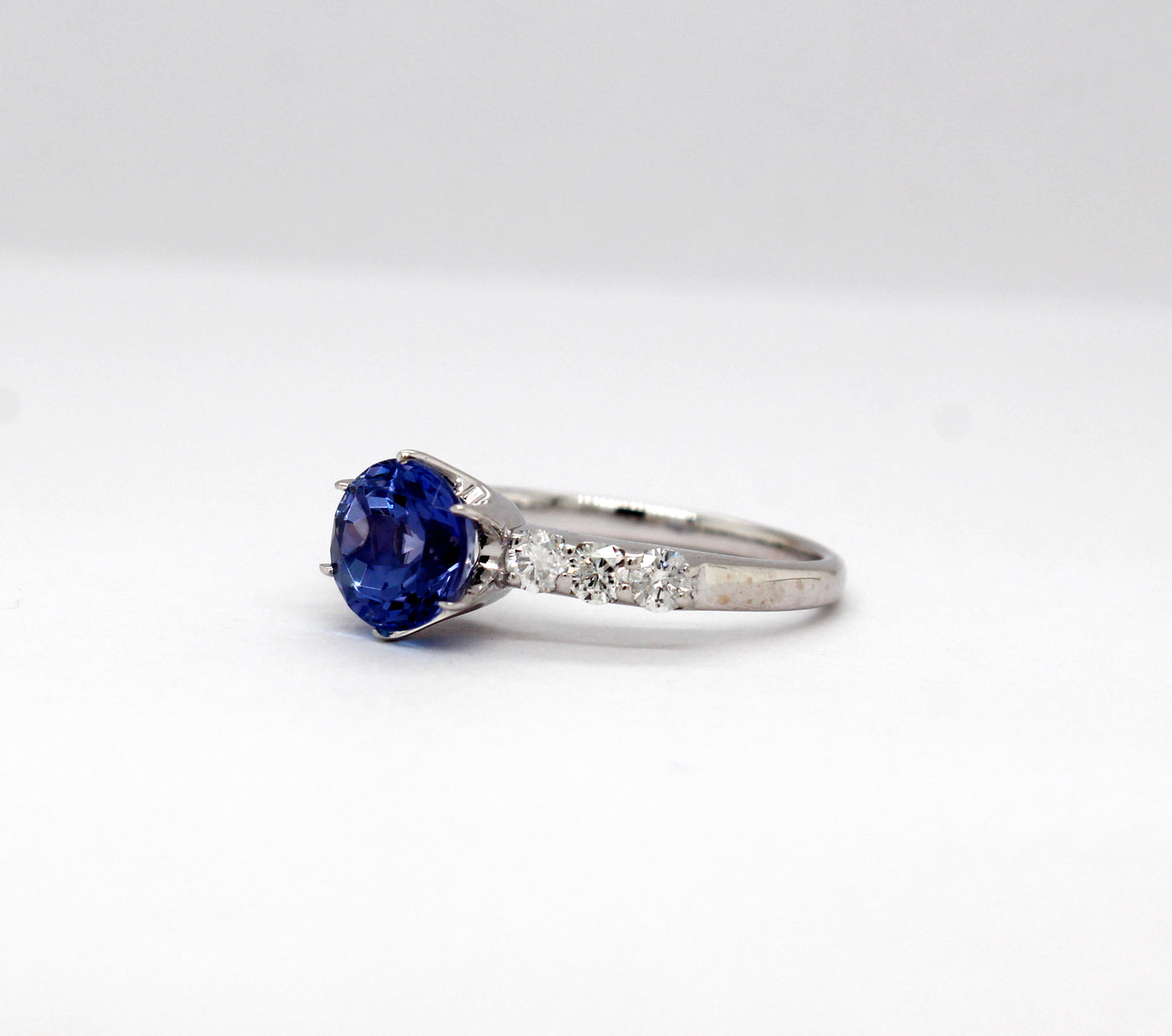 Estate 14KW 1.20 Ct Tanzanite and .36 Cttw Diamond Ring