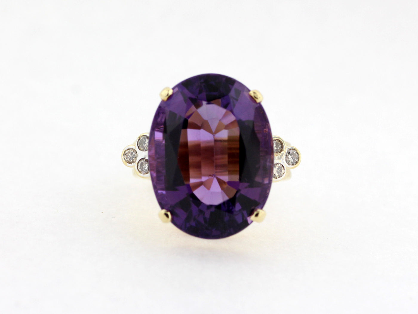 ESTATE 14KY 16.7 CT AMETHYST AND DIAMOND RING .30 CTTW