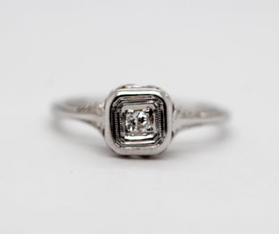 Estate 18KW .03 Ct Round Brilliant Diamond Vintage Ring
