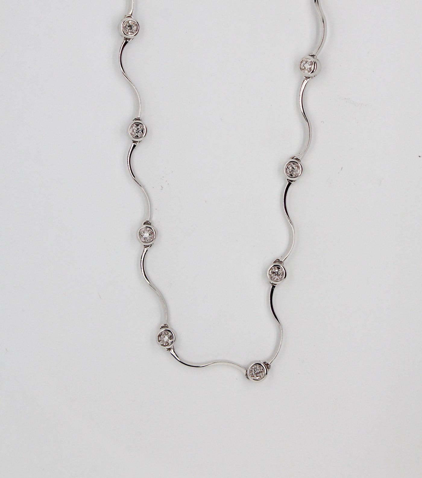 Estate 14KW .20 Cttw Diamond Necklace