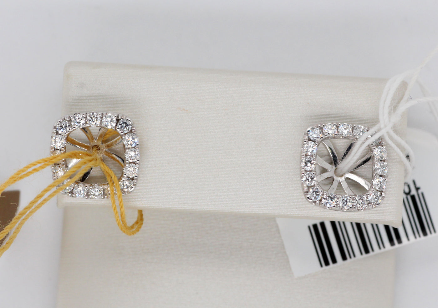 18KW .59 Cttw Diamond Earrings Jackets image