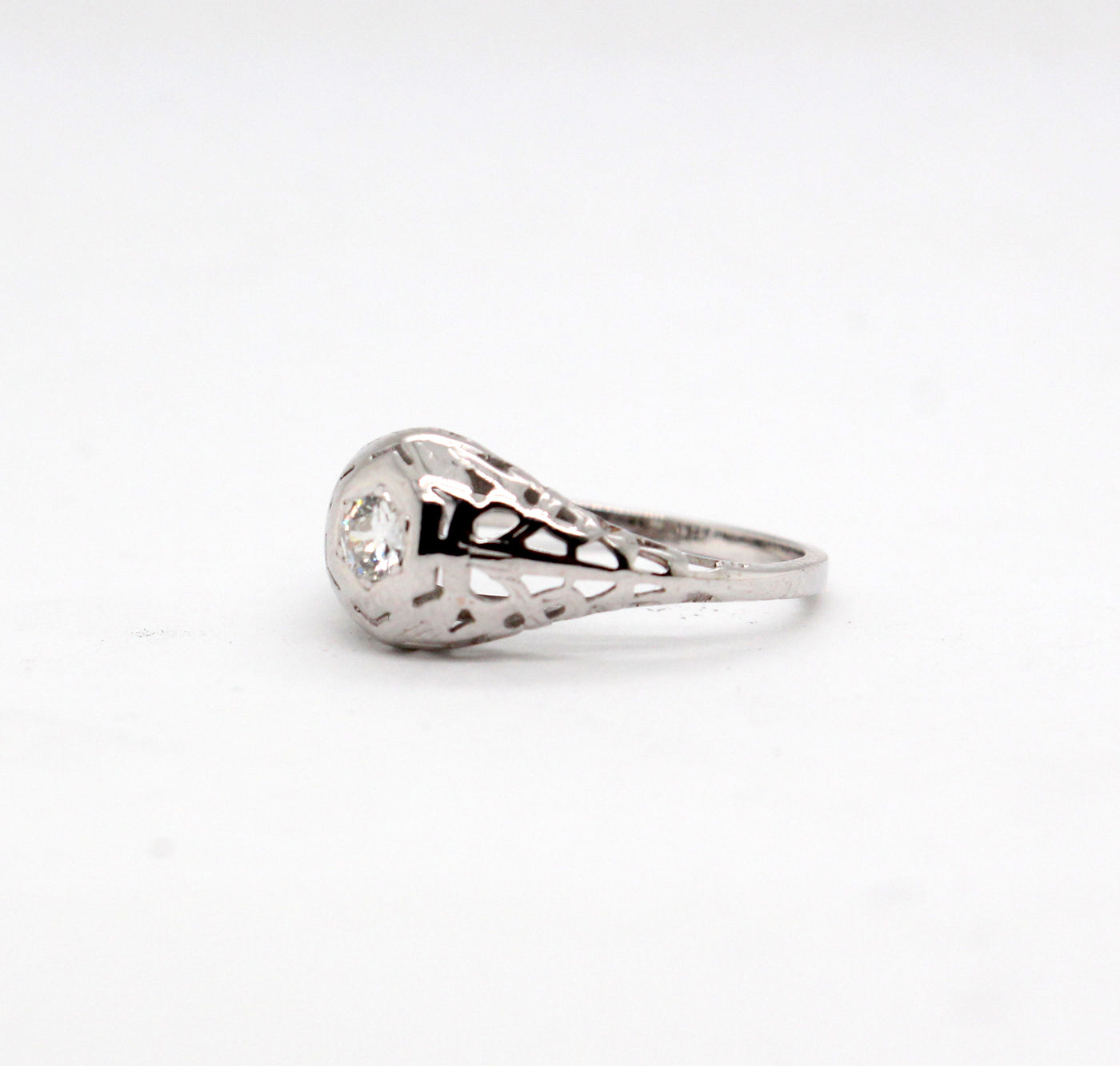 Estate 14KW .20 Ct Round Diamond Ring