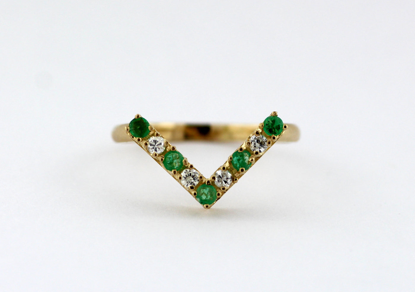 ESTATE 14KY .10 CTTW EMERALD AND DIAMOND RING .08 CTTW H-I1
