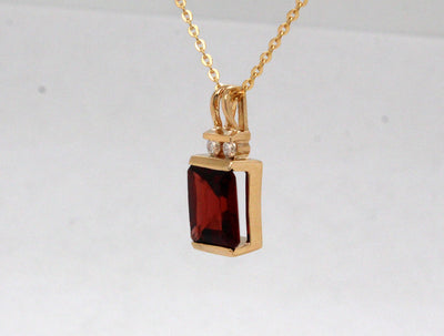 Estate 14KY 2.50 Cttw Garnet and .05 Cttw Diamond Pendant