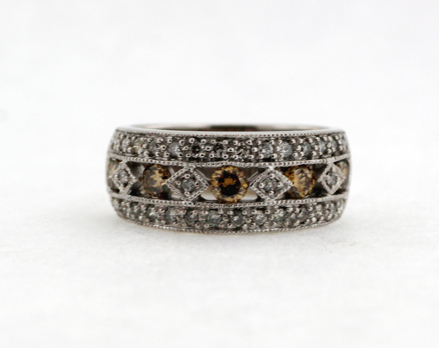 14KW .89 CTTW CHOCOLATE AND WHITE DIAMOND RING