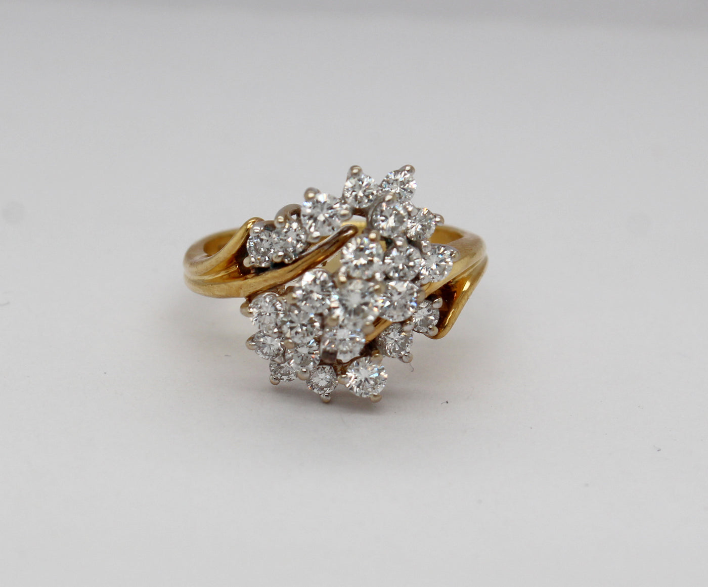 Estate 18KY 1.00 Cttw Diamond Cluster Ring F in Color and VS2 in Clari