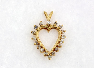 ESTATE 14KY .27 CTTW DIAMOND HEART PENDANT