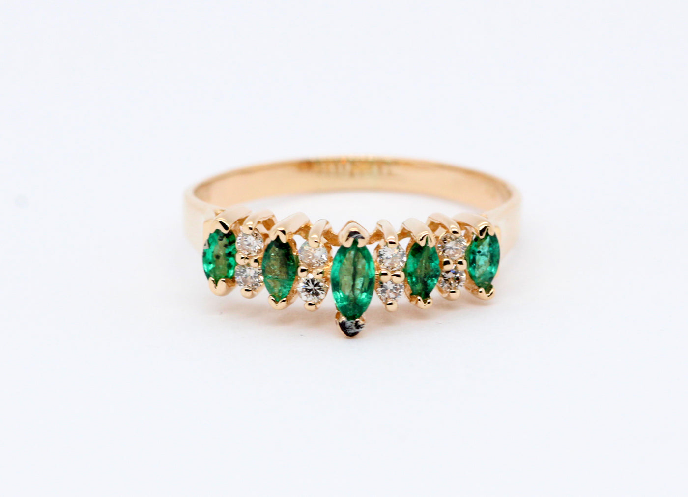 Estate 14KY .66 CTTW Emerald and Diamond ring, .10 CTTW H-SI2