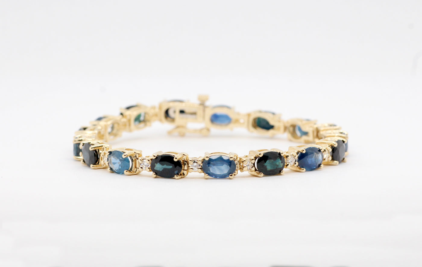 14KY 17.0 Ct Sapphire and Diamond Bracelet, .59 Cttw