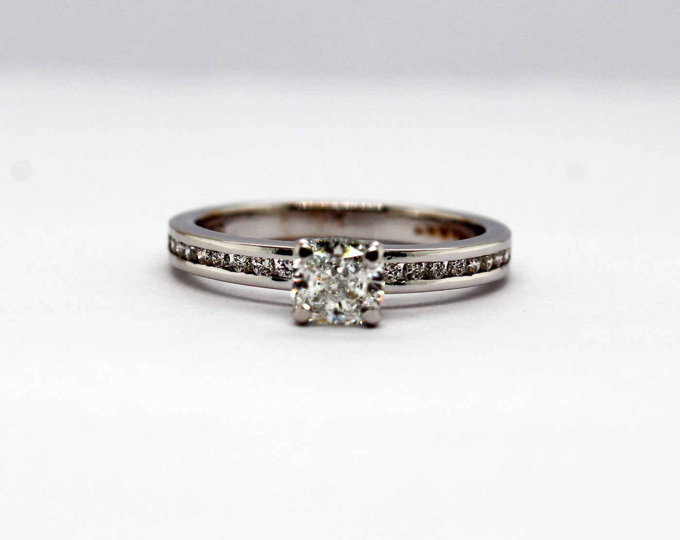Estate 18KW .67 Cttw Diamond Engagement Ring