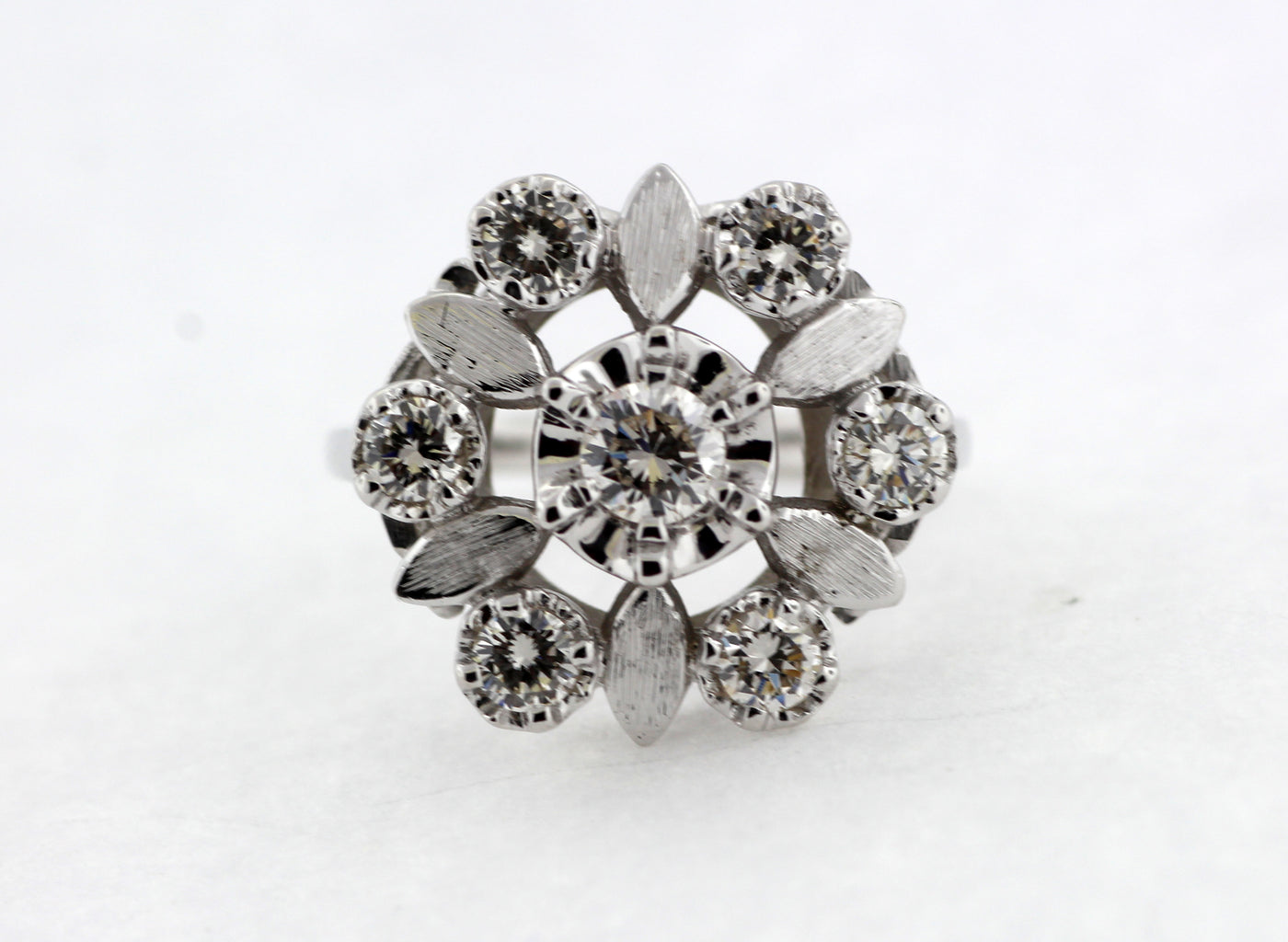 ESTATE 14KW .90 CTTW DIAMOND VINTAGE FLOWER RING