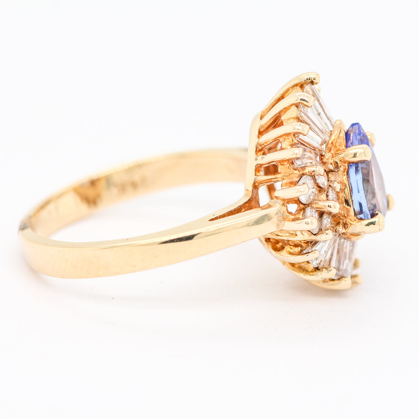 14KY .75 CT TANZANITE AND DIAMOND RING 1.05 CTTW