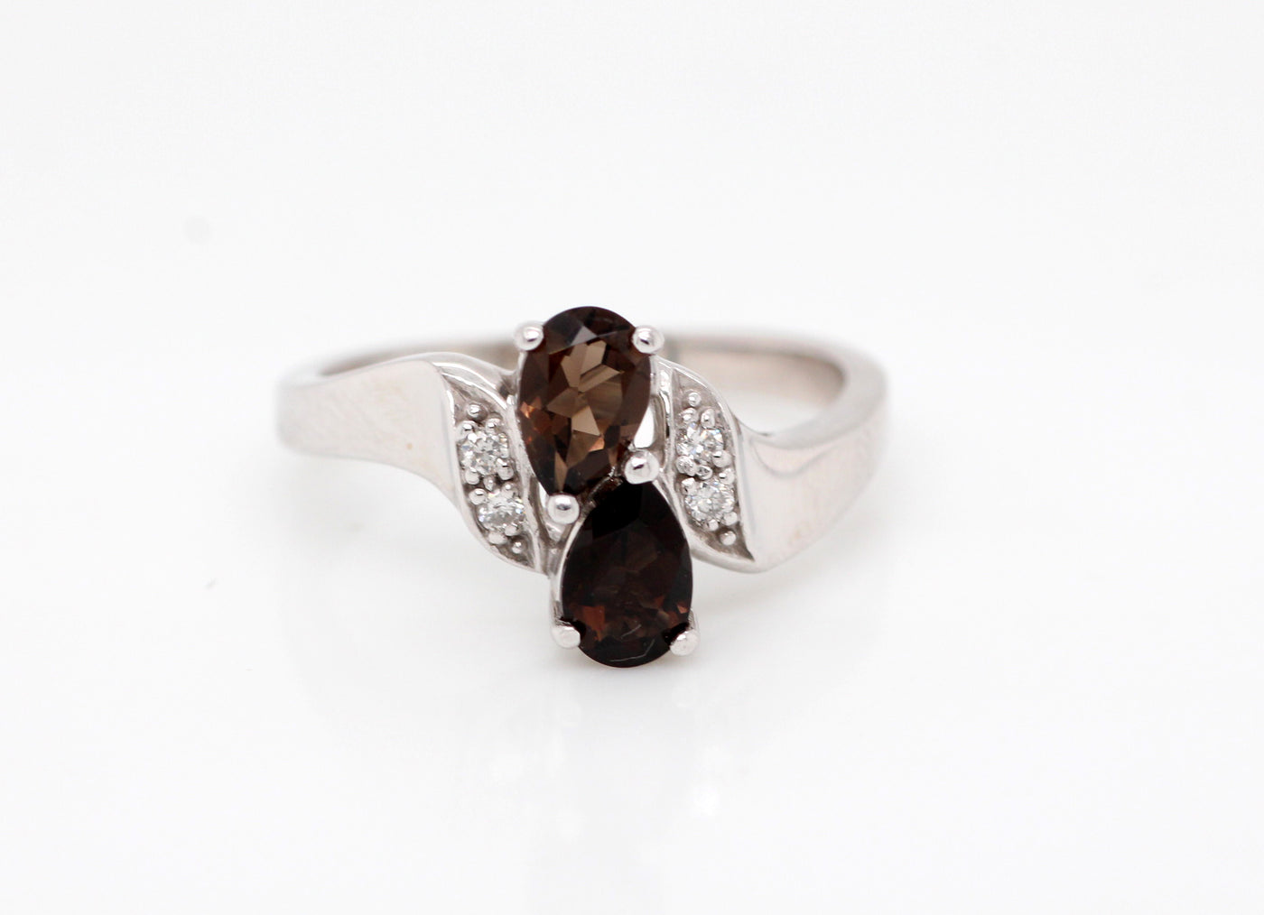 ESTATE 14KY .60 CT SMOKY QUARTZ AND DIAMOND RING .06 CTTW H-VS2
