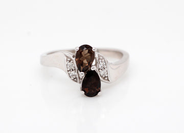 ESTATE 14KY .60 CT SMOKY QUARTZ AND DIAMOND RING .06 CTTW H-VS2