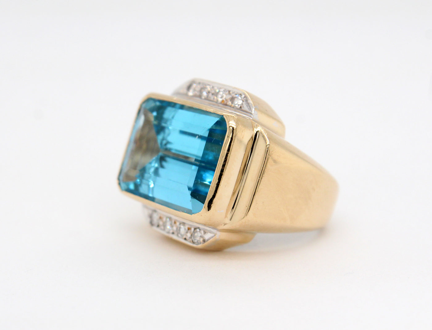 Estate 14KY 18.25 Ct Blue Topaz and .24 Cttw Diamond Ring