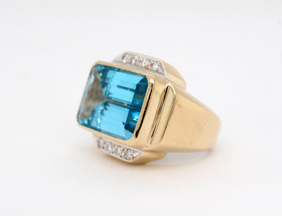 Estate 14KY 18.25 Ct Blue Topaz and .24 Cttw Diamond Ring