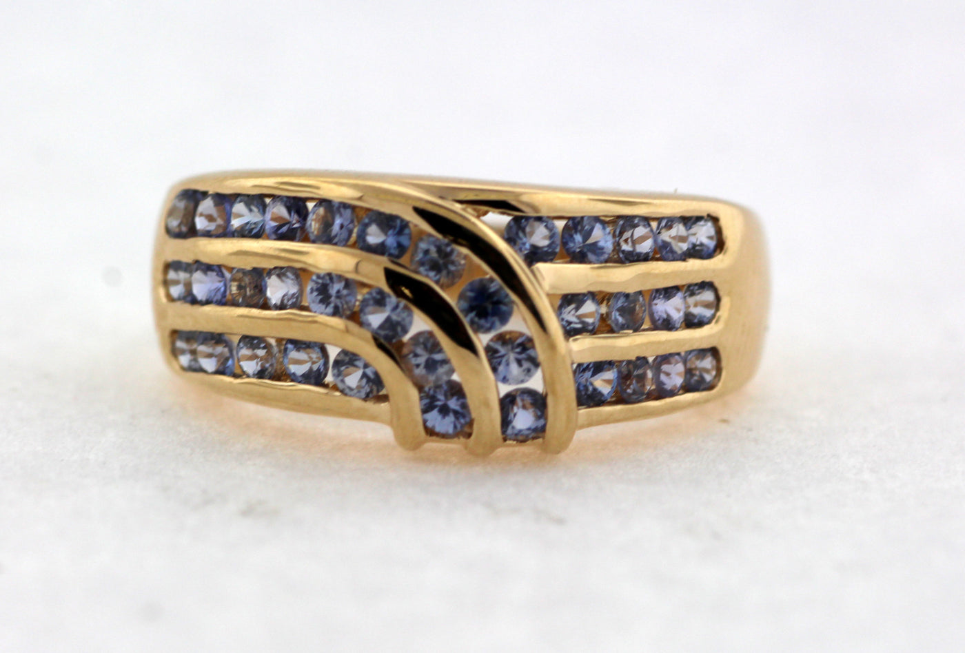 ESTATE 10KY .75 CTTW IOLITE RING