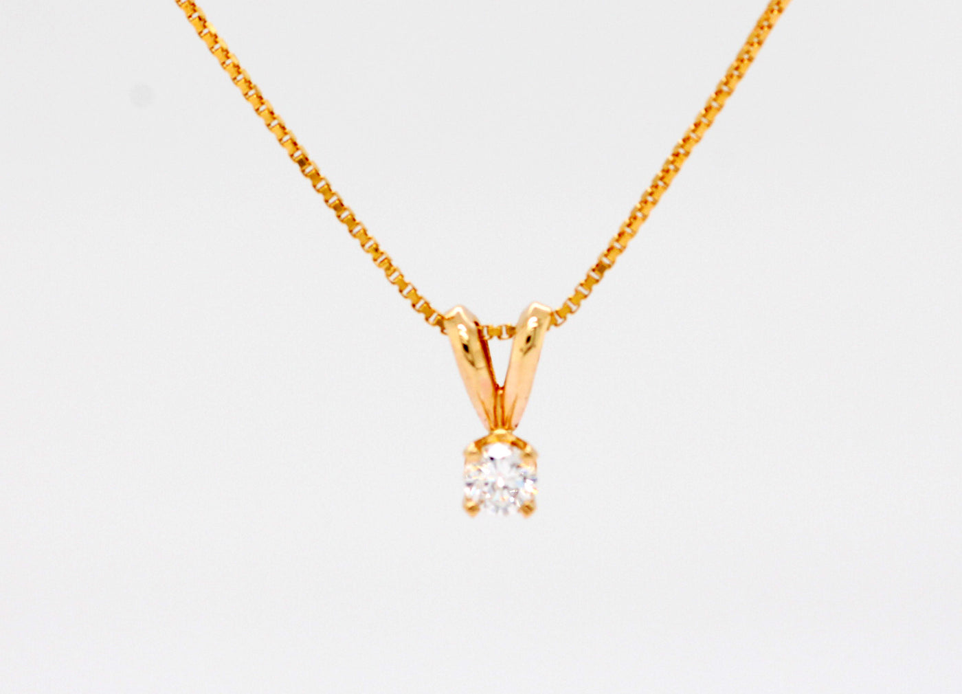 14KY .08 CTTW DIAMOND SOLITAIRE PENDANT, G-SI2