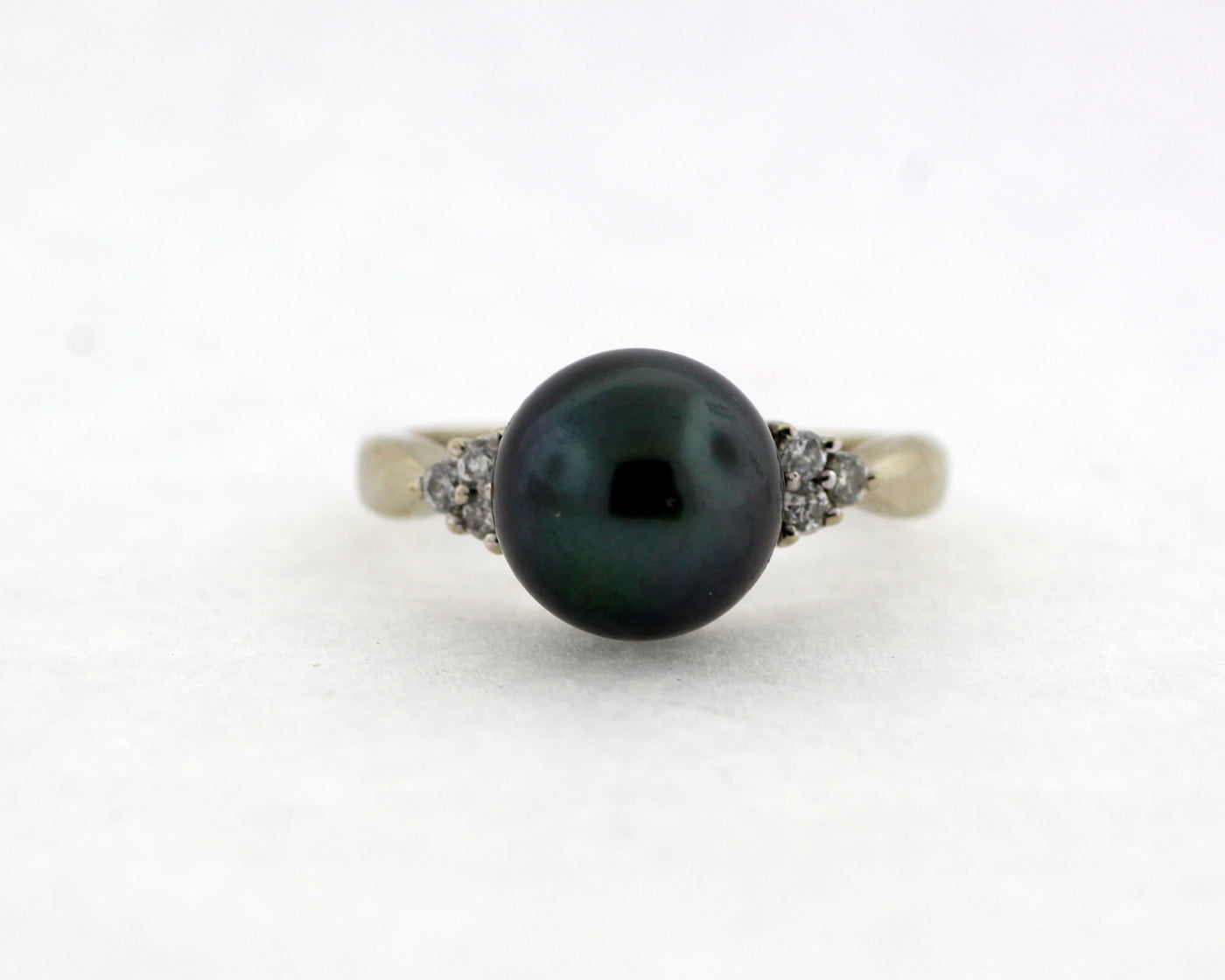 ESTATE 14KW 9.5 MM TAHITIAN PEARL AND DIAMOND RING .14 CTTW H-I1
