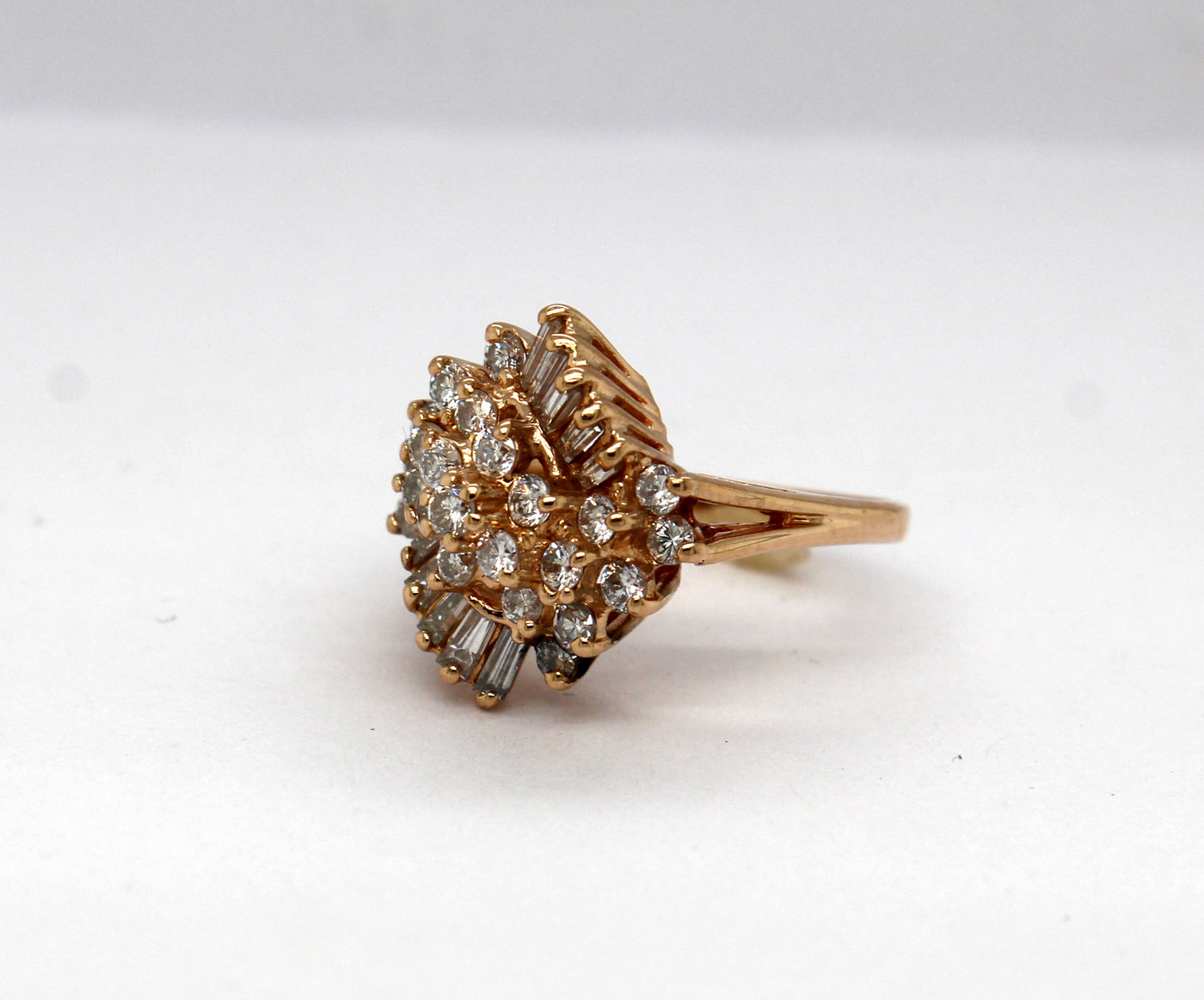 Estate 14KY .80 Cttw Diamond Cluster Ring H in Color and SI1 in Claity