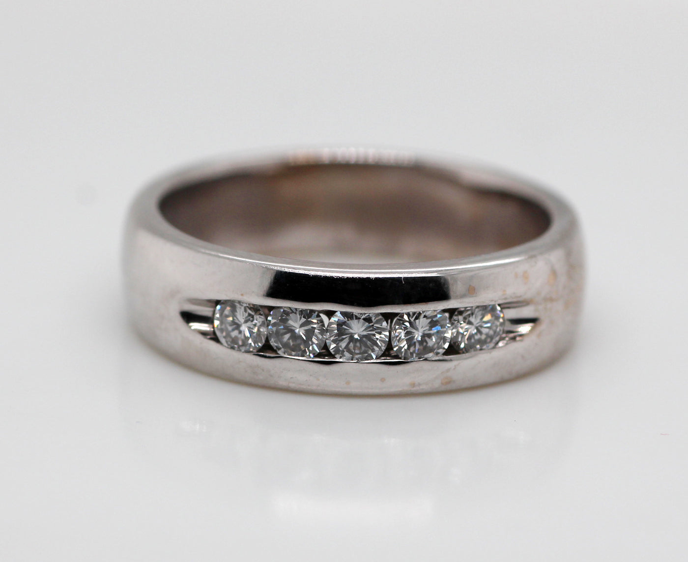18KW .52 CTTW DIAMOND GENTS RING G-SI1