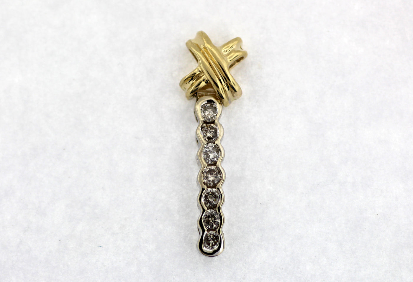 ESTATE 14KTT .42 CTTW DIAMOND PENDANT J-SI2