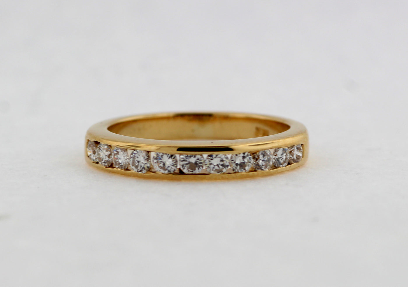 14KY .50 CTTW DIAMOND CHANNEL SET BAND H-VS2
