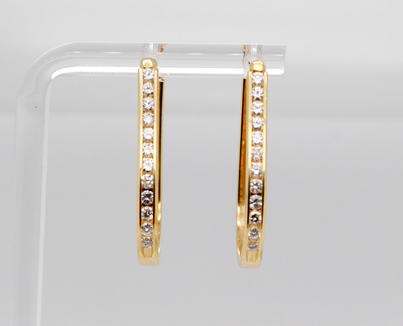 Estate 18KY .75 Cttw Diamond Hoop Earrings